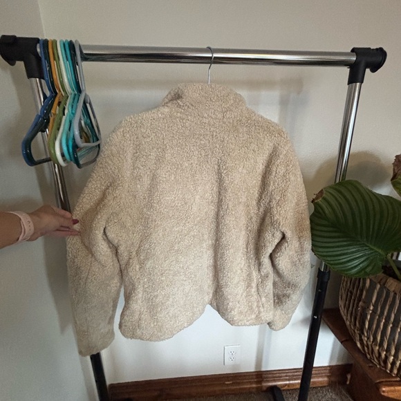 Pendleton Cream Sherpa Jacket with Blue Plaid Trim - Picture 2 of 6